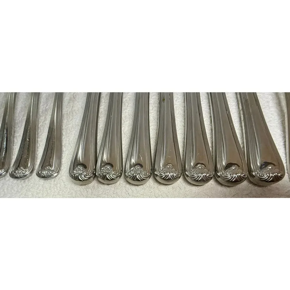 Gorgeous Gorham WINFIELD Stainless 18/8 Flatware - 32 Piece Set